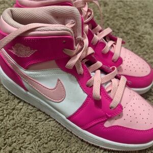 Jordan 1s pink and white